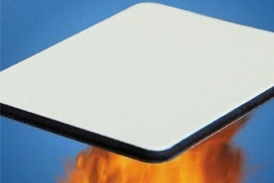 Panel compuesto de aluminio resistente al fuego